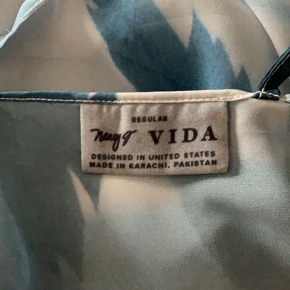 ⭐️Host pick⭐️New NancyJ kimono/coverup - Picture 8 of 10